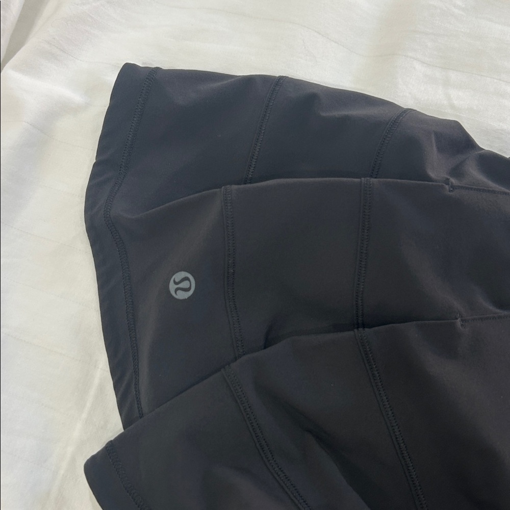Lululemon Athletica Black Skort with Zip Pocket size 2 - Picture 3 of 4